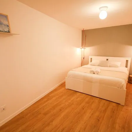 Grand Place - With 2 Bedrooms Apartment *